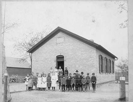 District 8 School in Town of Greenfield at Forest Home and Oklahoma in 1905